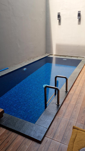 Sport & Beauty 4, Baturiti Modern Guest House with private pool, Sleman