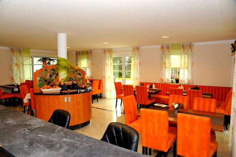Food & Drinks 5, Rothsee Hotel, Roth