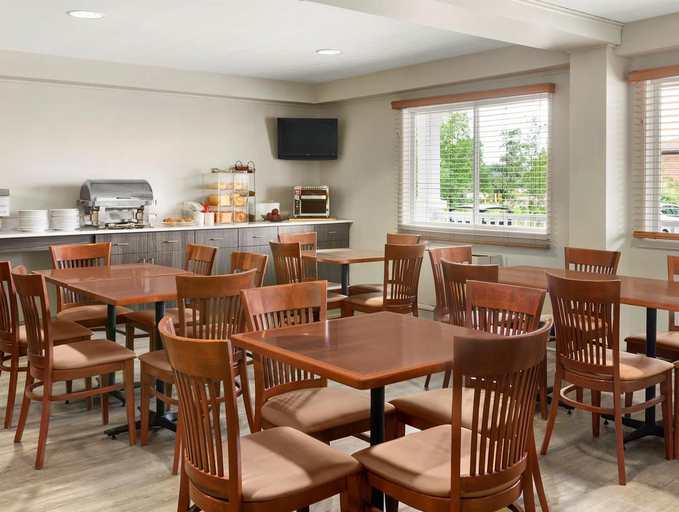 Food & Drinks 5, Travelodge Suites By Wyndham New Glasgow, Pictou