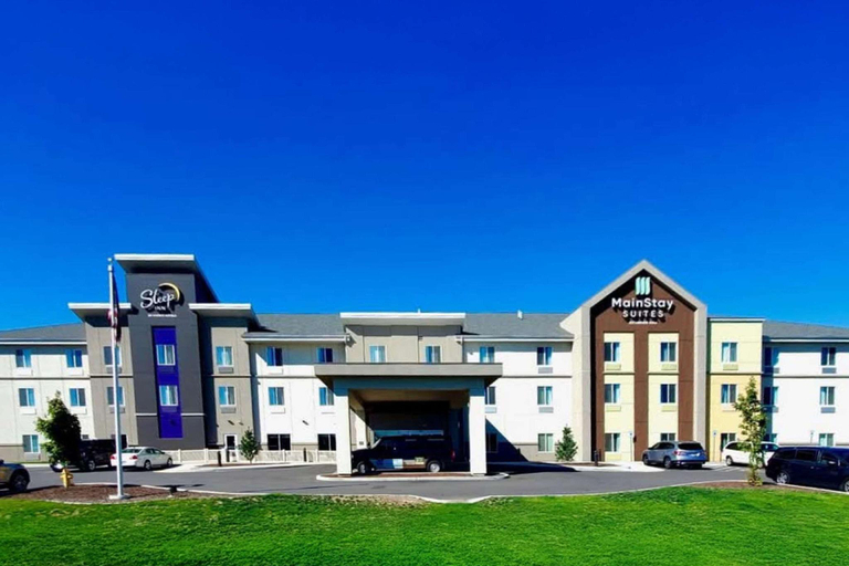 Exterior & Views