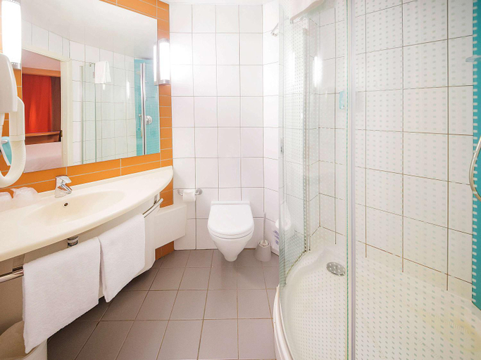 Bathroom, Ibis Yaroslavl Center, Yaroslavskiy rayon