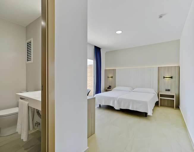 Bedroom 3, Hotel Bristol, Alicante
