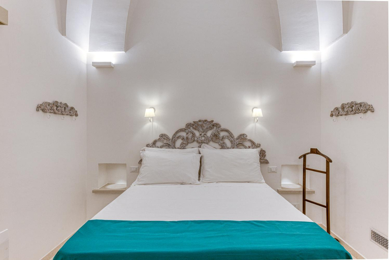 Others 5, Il cielo in una stanza B&B, Lecce