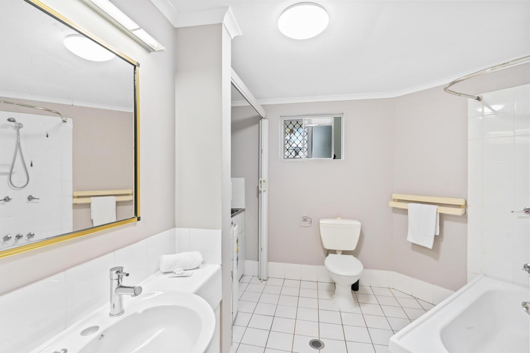 Bathroom, Citysider Apartments, Cairns