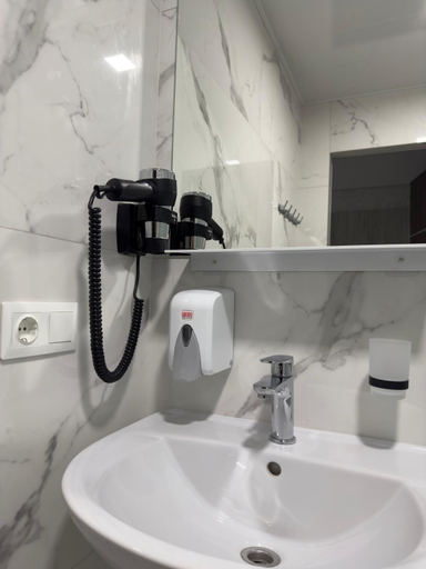 Bathroom 2, Nirvana, Rivnens'ka