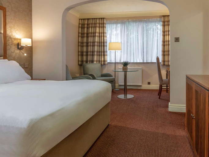 Bedroom 3, Stratford Manor Hotel, Warwickshire