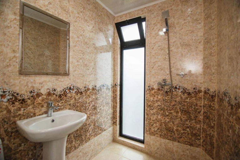 Bathroom, Hotel ARARAT, Batumi