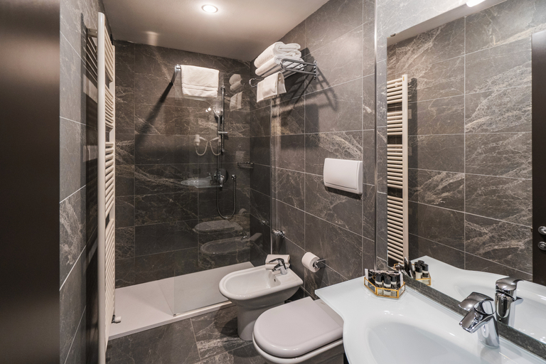 Bathroom 3, Smart Hotel Holiday, Venezia