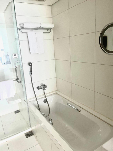 Bathroom, Rezen Hotel Tianjin Binhai, Tianjin