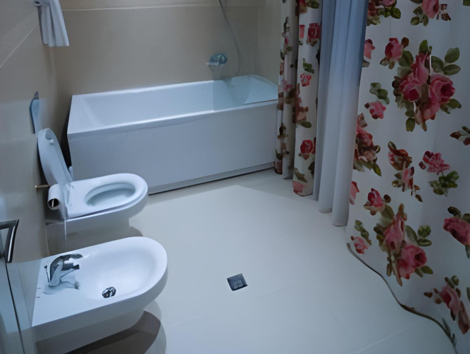 Bathroom 3, Hotel Grace, Herzegovina-Neretva