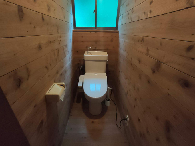 Bathroom 2, Dougashima Land Hopia, Nishiizu