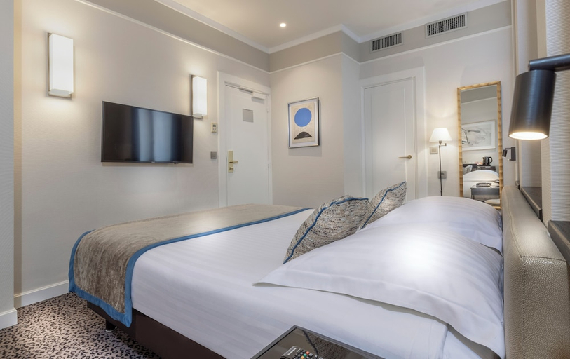Bedroom 2, Hotel du Bois Champs-Elysees, Paris