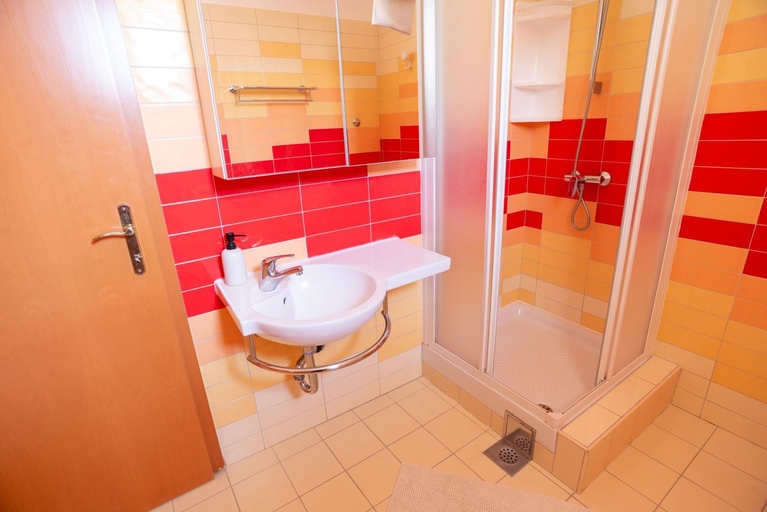 Bathroom 3, Villa Ana, Baška