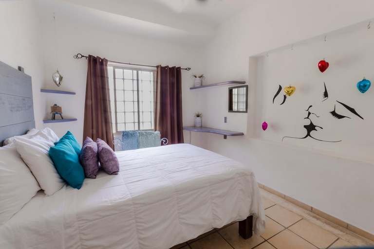 Others 5, Habitaciones Samy, Compostela
