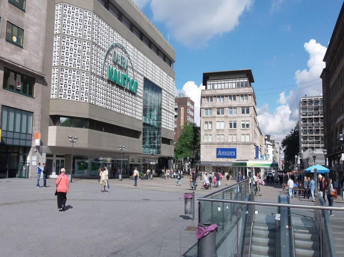 3, Apartment in Essen with Scenic Terrace, Essen