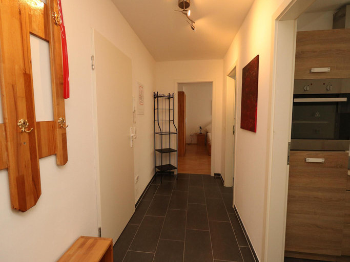 Others 5, Holiday Home in Essen with Balcony Views, Essen