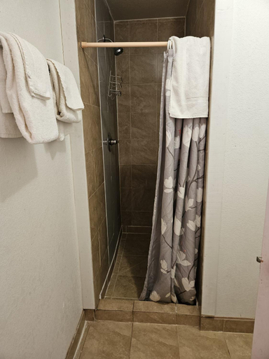 Shower 5, Budget Inn of Aspermont Texas, Stonewall