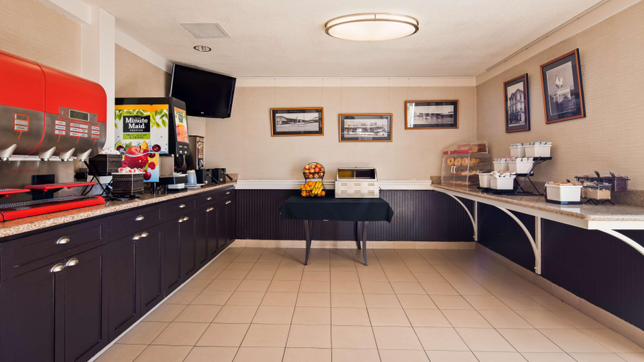 Public Area 2, Best Western Petaluma Inn, Sonoma