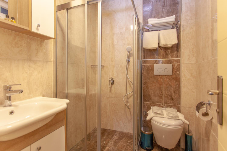 Bathroom 3, Ozmen Otel, Antalya
