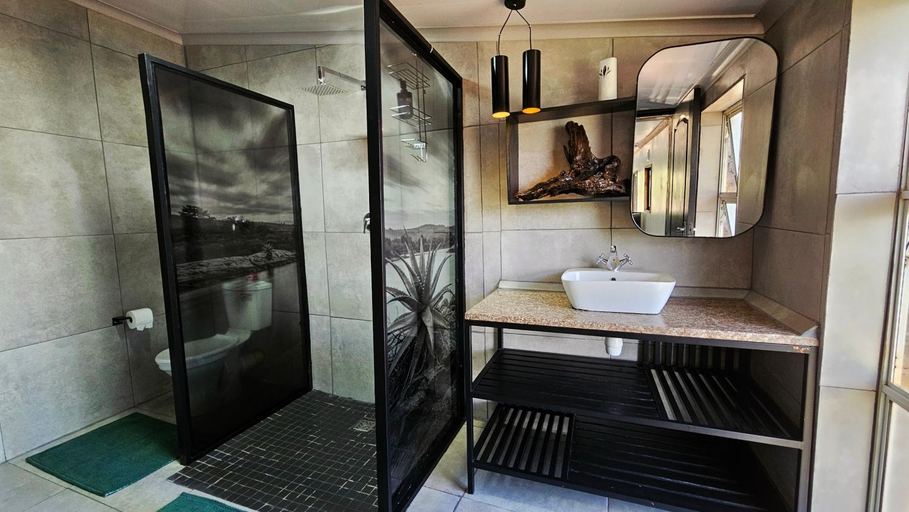 Bathroom 2, The Elements, Ehlanzeni