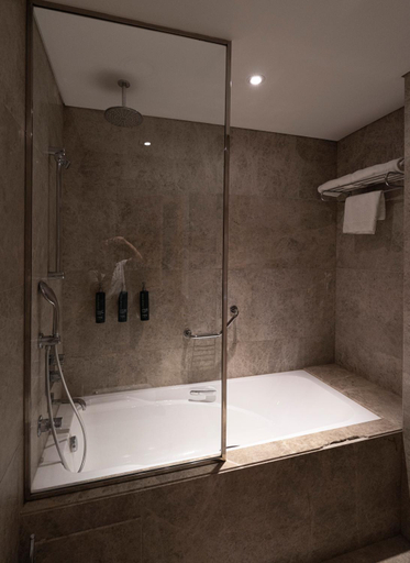 Bathroom 4, DoubleTree by Hilton Istanbul - Avcilar, Avcılar