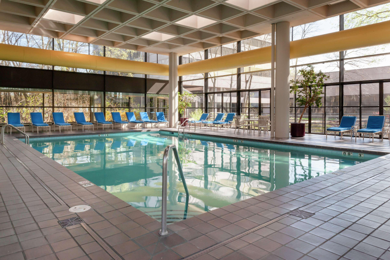 Sport & Beauty 2, DoubleTree Hotel Kansas City - Overland Park, Johnson