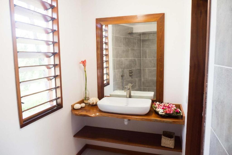 Bathroom 3, Moorea Reef Bungalows