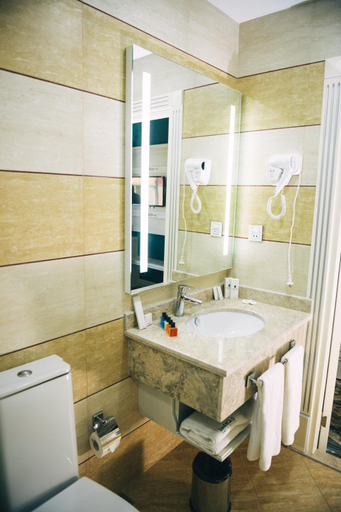 Bathroom 4, Emerald Suite Hotel, Baku