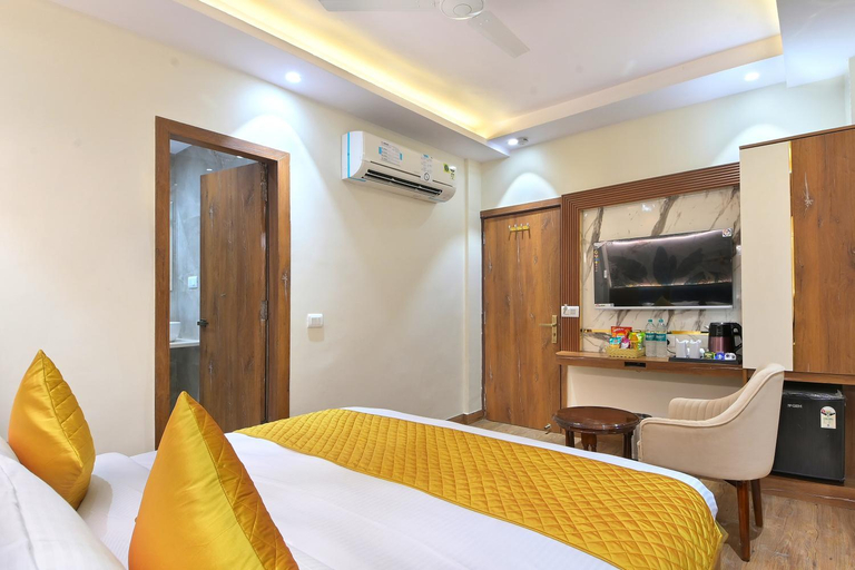 Bedroom 2, Hotel Saina International - Near Connaught Place, Delhi