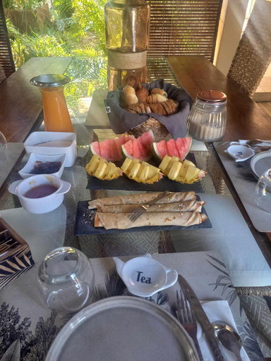Food & Drinks 4, Villa mimosa, Saint-Louis