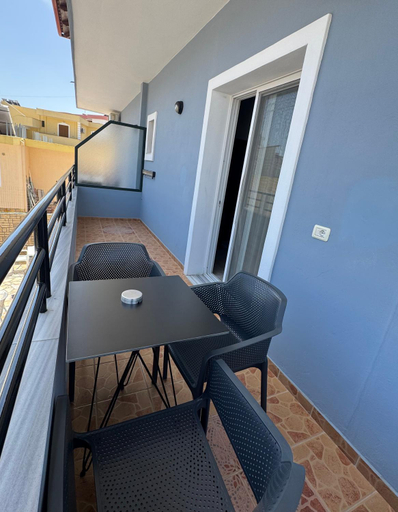 Others 5, Hotel Elite, Sarandës