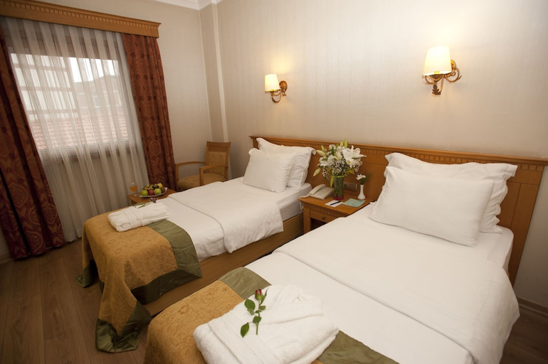 Bedroom 2, USTA PARK HOTEL, Merkez