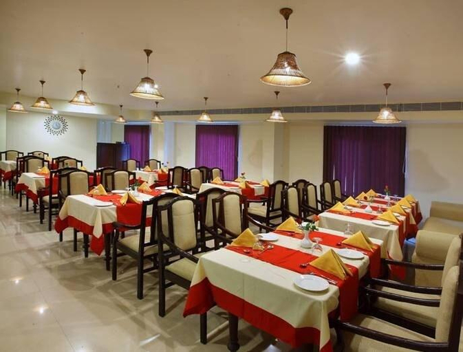 Food & Drinks 4, Hotel Bhagavath Gardens, Alappuzha