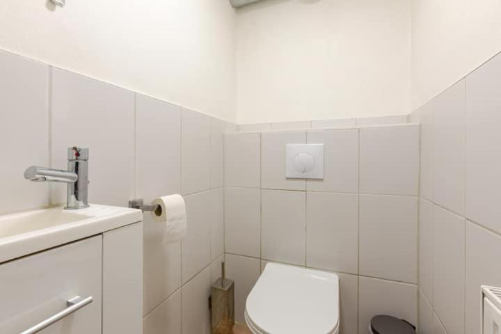 Bathroom 5, court sejour, Haut-Rhin