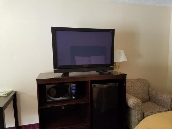 Others 5, Ameriview Inn and Suites, White
