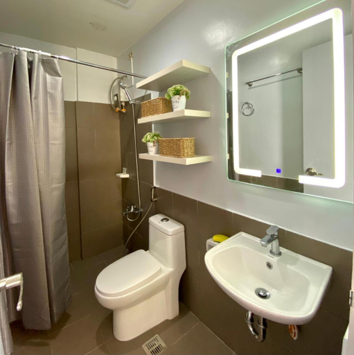 Bathroom 5, Alpine Villas Greens Staycation at Crosswinds Tagaytay, Tagaytay City
