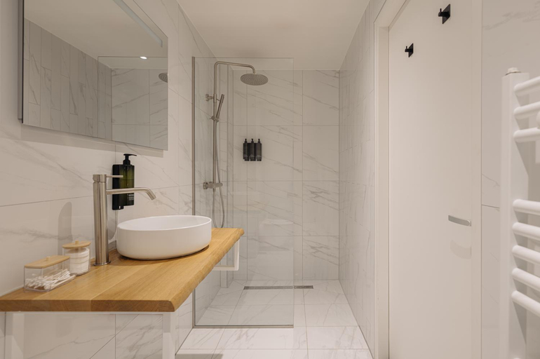 Bathroom 4, Adams Canal House, Amsterdam