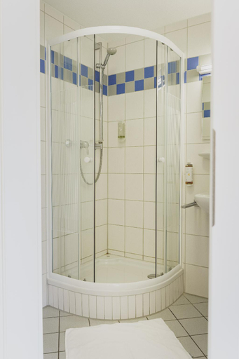 Bathroom 3, Gasthof Kirchberger, Fürth