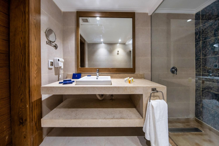 Bathroom 4, Retac Abu Simbel, Unorganized in Aswan