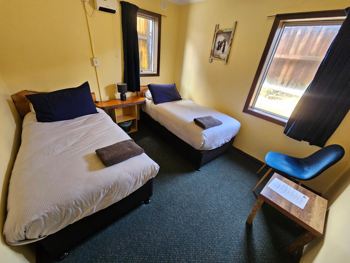 Bedroom 3, Chateau Backpackers & Motels, Westland