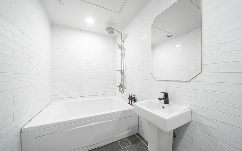 Bathroom 5, Busan Hwamyeong-dong Breeze, Gimhae