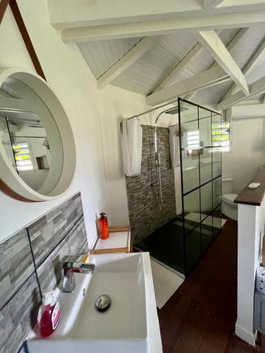 Bathroom, Gite Kazamax, Lamentin