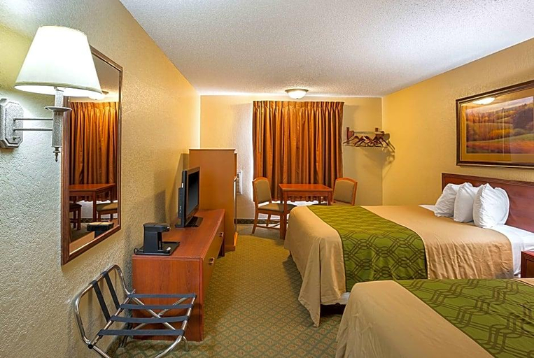 Bedroom 2, Rodeway Inn & Suites, Buffalo