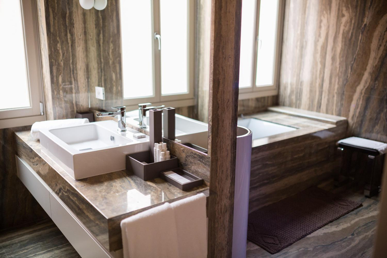 Bathroom 3, Liassidi Palace Hotel, Venezia
