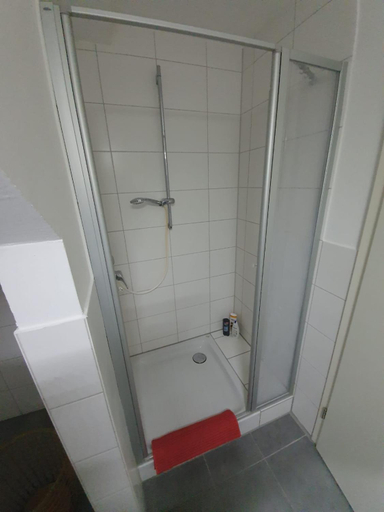 Bathroom 5, White Pearl Hostel 2, Nürnberg
