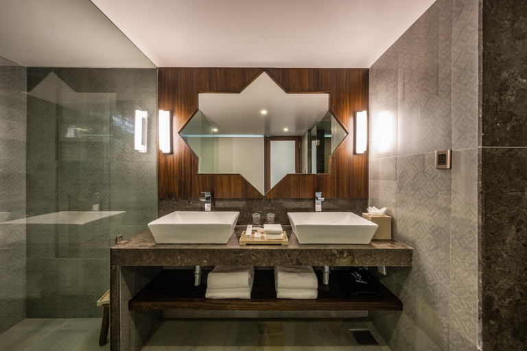 Bathroom 4, Silver Waves Resort & Spa - Daman, Daman