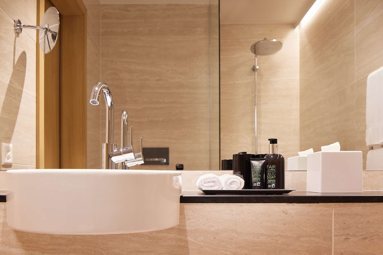 Bathroom 4, Adina Apartment Hotel Geneva, Genève