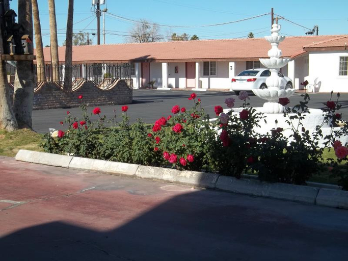 Others 3, Hacienda Motel Yuma, Yuma