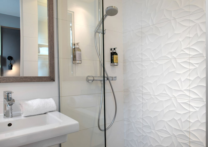 Bathroom 4, Hotel Chouette, Paris