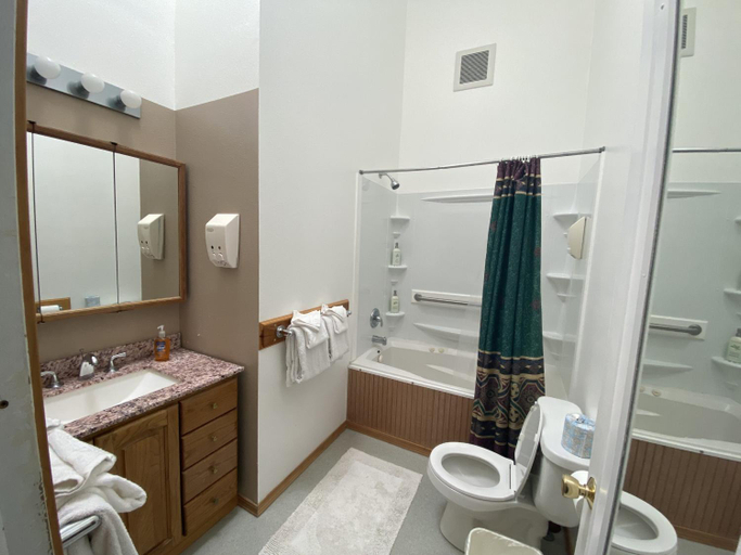 Bathroom, Sgt Prestons Lodge, Skagway-Yakutat-Angoon